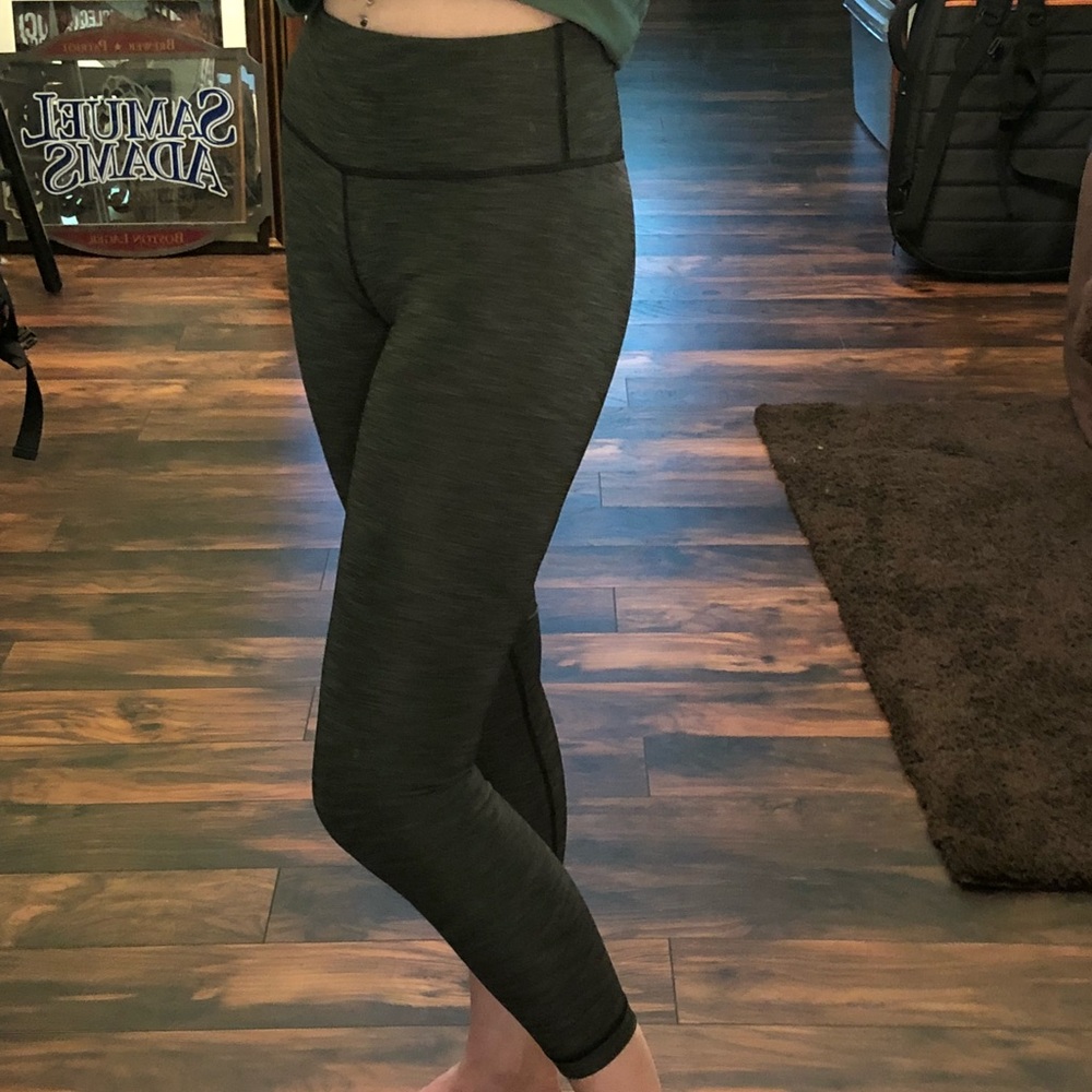 Lululemon crop wonder unders. Size 4. Grey.